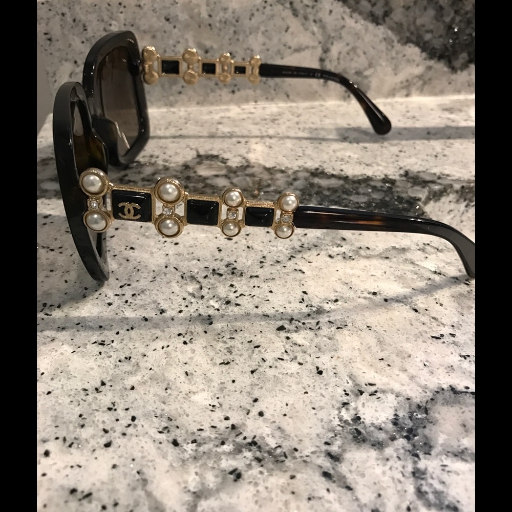 Chanel Tortoise Bijou Polarized Sunglasses - Picture 2 of 4